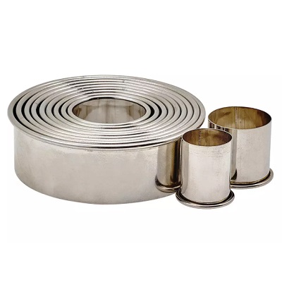 Winco 11 Piece Round Cookie Cutter Set, Storage Container, Stainless | #PCWRCSS11 |